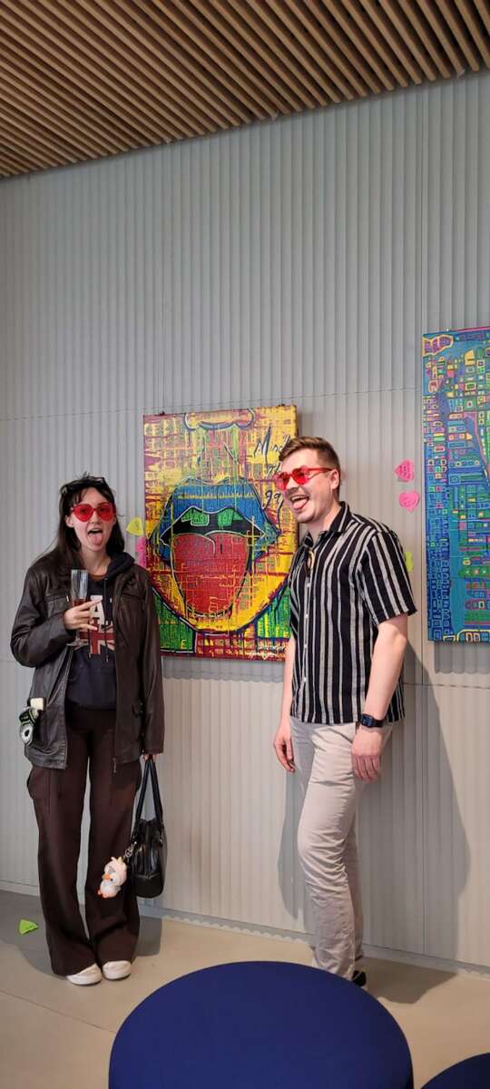 Maria Hennig: Strahlender Auftakt in den Mai: Marias Vernissage im NIO House Berlin begeistert Kunstszene