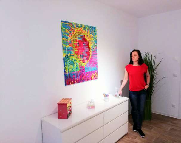 Maria Hennig: Meine Werke hängen in der Praxis Logopädie Josefine Hennig